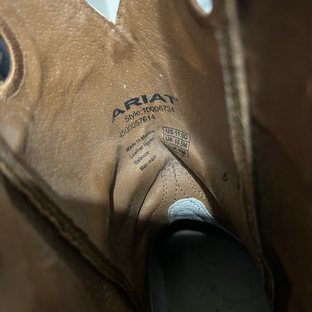 Ariat Square toe Boots - Picture 3 of 4